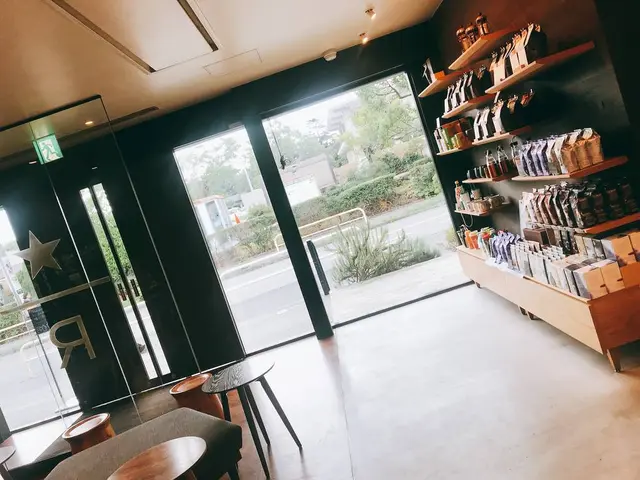 スターバックスコーヒー 鎌倉御成町店（STARBUCKS COFFEE）