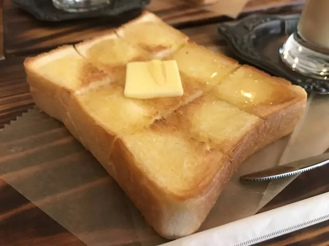 泊まれる純喫茶 ヒトヤ堂（ゲストハウス）