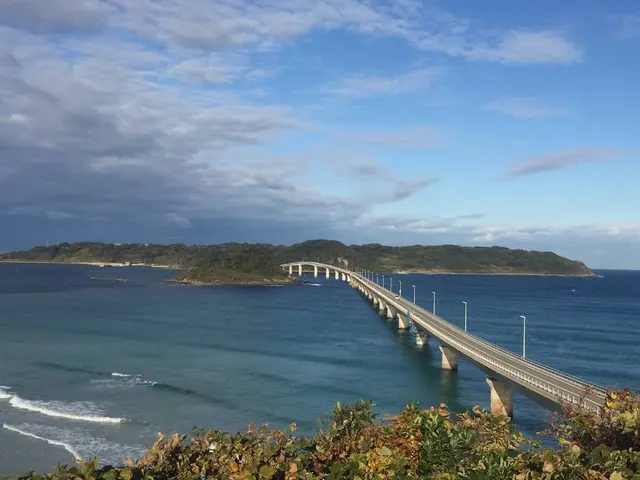 角島大橋 (つのしまおおはし)