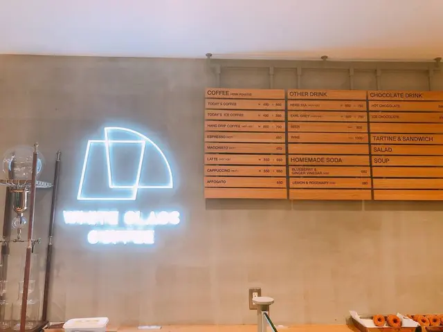 WHITE GLASS COFFEE （ホワイトグラスコーヒー）