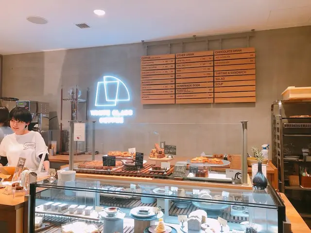 WHITE GLASS COFFEE （ホワイトグラスコーヒー）