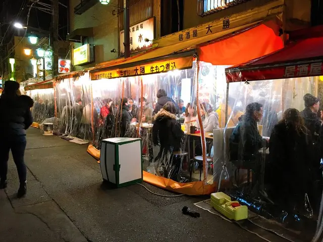 公園本通り（ホッピー通り／煮込み通り）