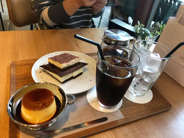 WHITE GLASS COFFEE （ホワイトグラスコーヒー）