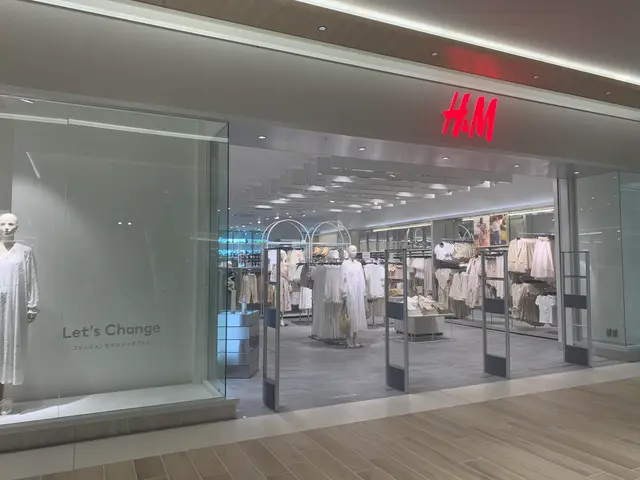 H&M 有明ガーデン店