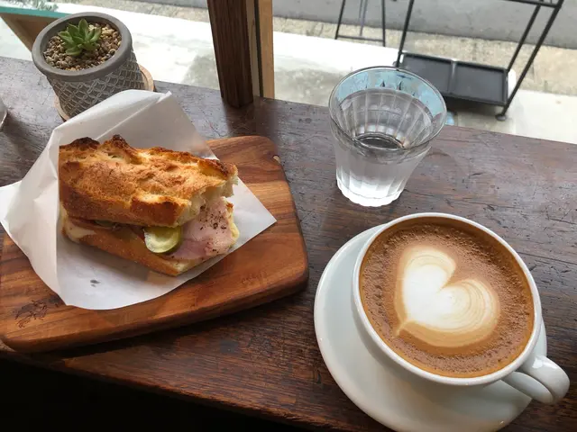 AKHA AMA COFFEE ROASTERS TOKYO アカアマコーヒー 神楽坂