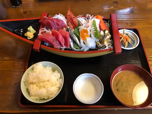 さかな屋の食事処うおたみ