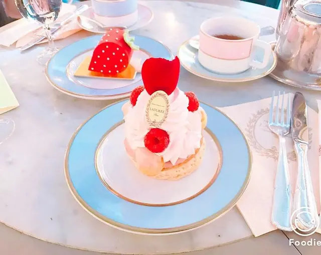 ラデュレ 銀座店（旧：ラデュレ サロン・ド・テ 銀座三越店）