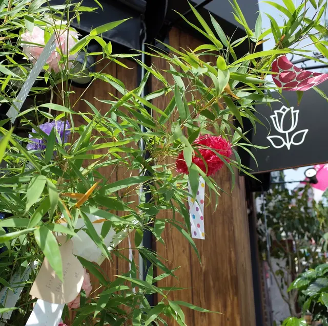 エッセンス カフェ （essence cafe）