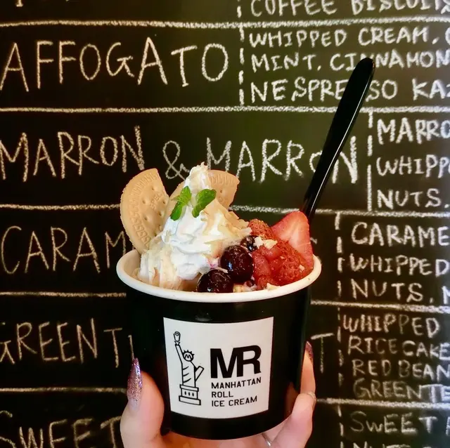 MANHATTAN ROLL ICECREAM（マンハッタンロールアイスクリーム）
