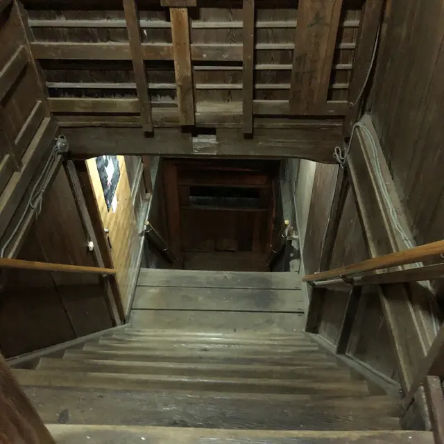 明賀屋本館