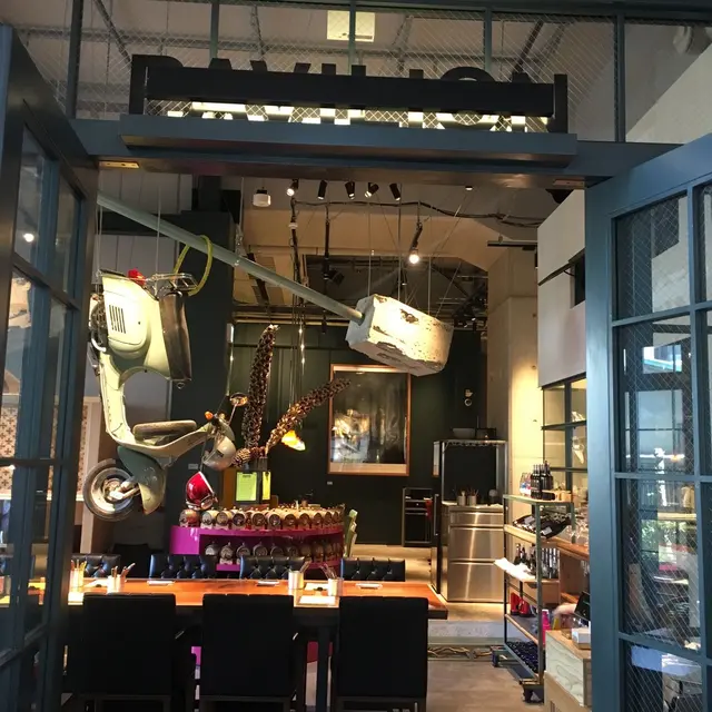 PAVILION（パビリオン）