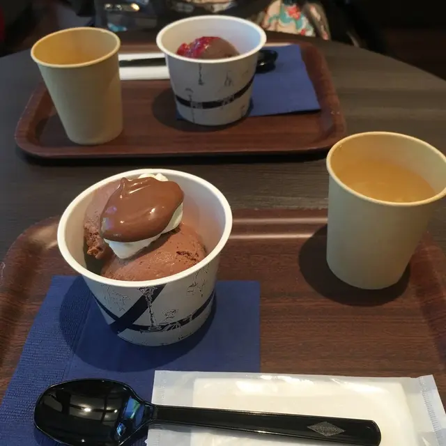 ジャン=ポール・エヴァン チョコレート バー丸の内店（JEAN-PAUL HEVIN CHOCOLATE BAR）