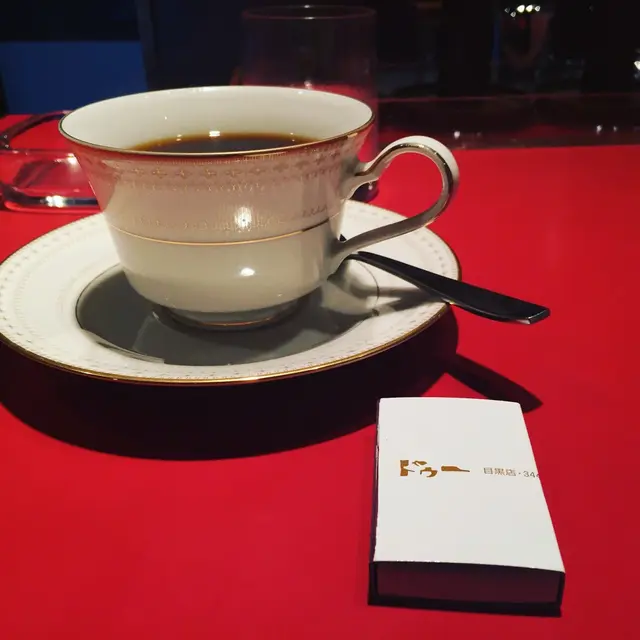 カフェ ドゥー （Café Deux） 