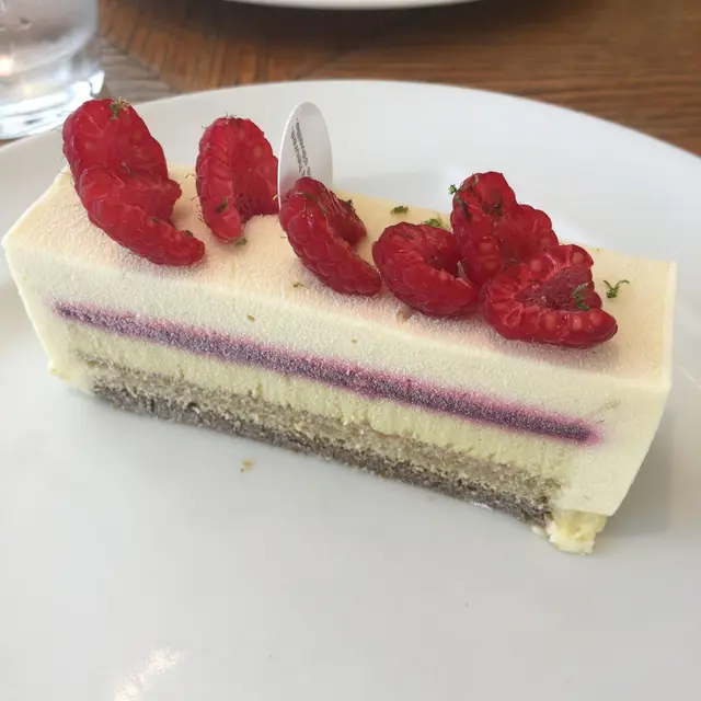 パティスリー・パリセヴェイユ （patisserie Paris S'eveille）