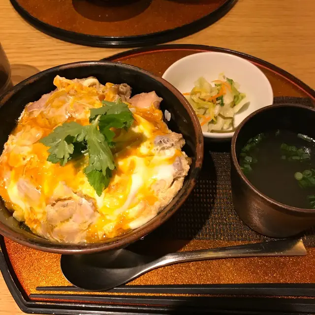 新橋鶏繁どんぶり子