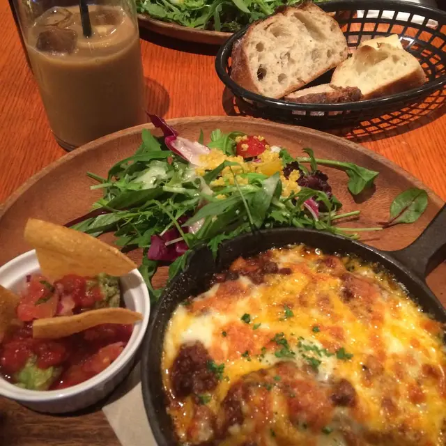 Meat&Bakery TAVERN （タバーン）