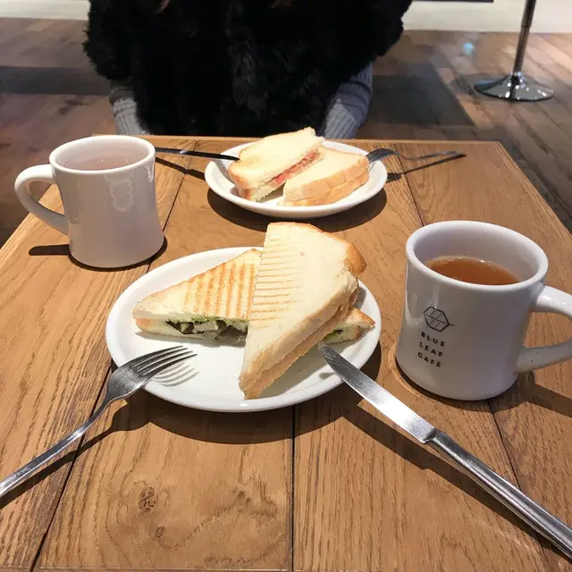 BLUE LEAF CAFE
