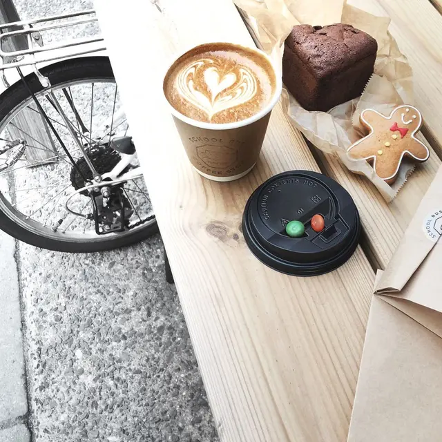 SCHOOL BUS COFFEE STOP KITAHAMA（スクールバスコーヒーストップ）