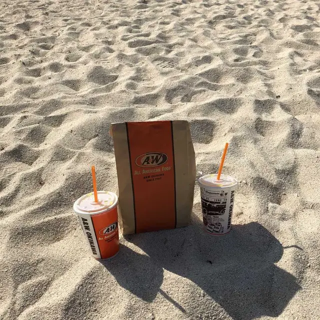 Ａ＆Ｗ 美浜店