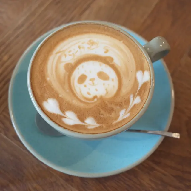 カフェ ウワイト （cafe uwaito）