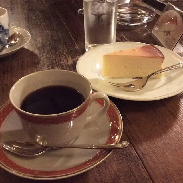 アンセーニュ・ダングル原宿店