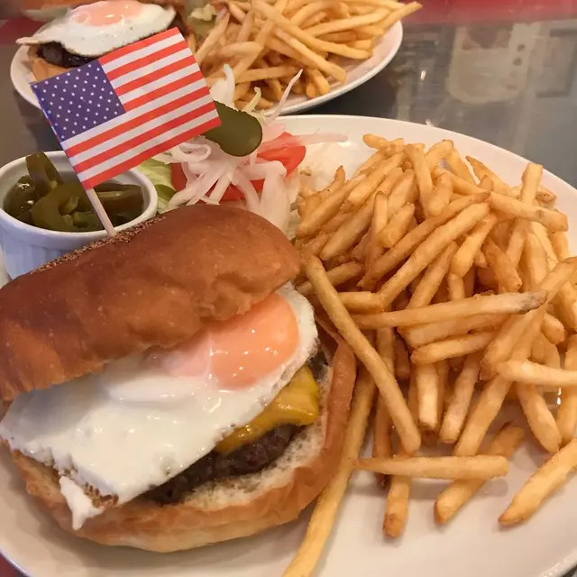 サニーダイナー 本店