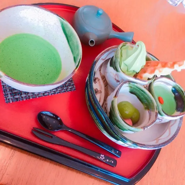 茶房茶遊