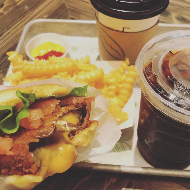 シェイク シャック 梅田阪神店