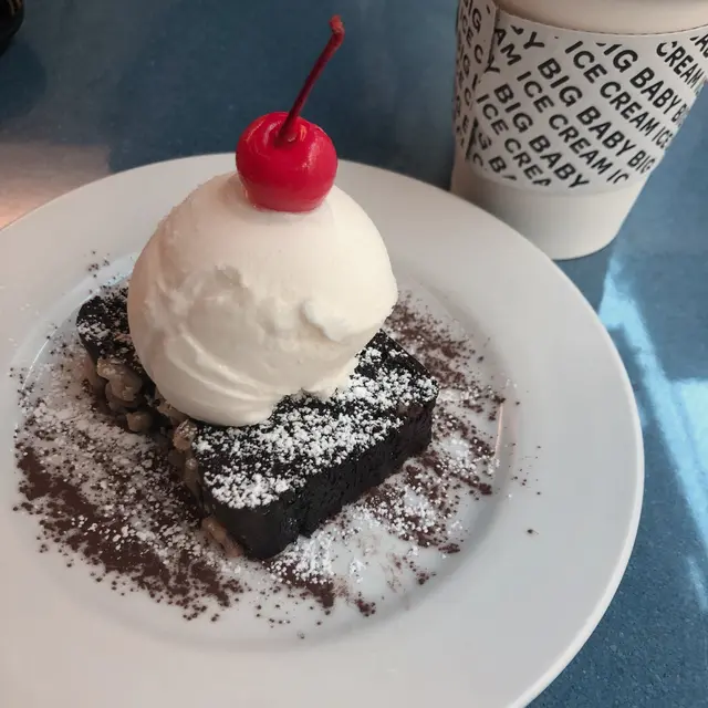 BIG BABY ICE CREAM