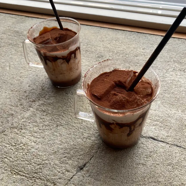 アーモンドホテル & カフェ