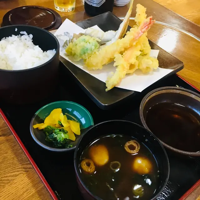 おけしょう鮮魚の海中苑