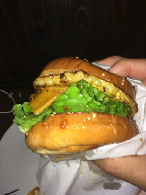 WAVES BURGER 名駅店