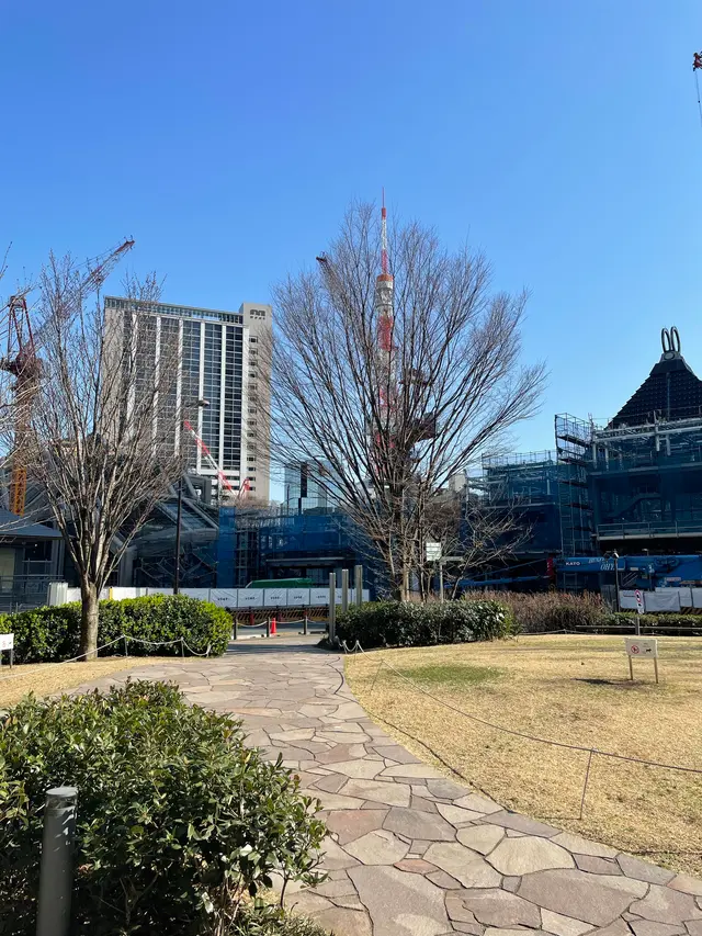 まちの本とサンドイッチ