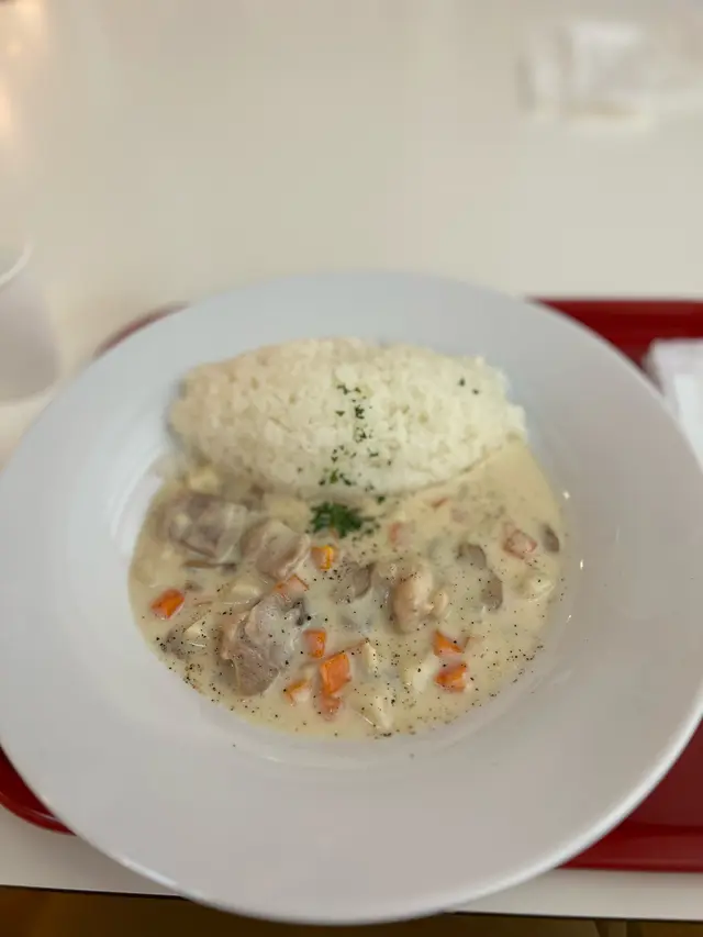 国立新美術館