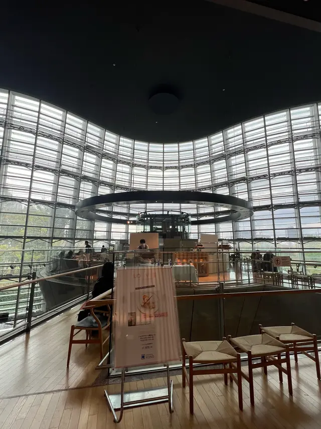 国立新美術館