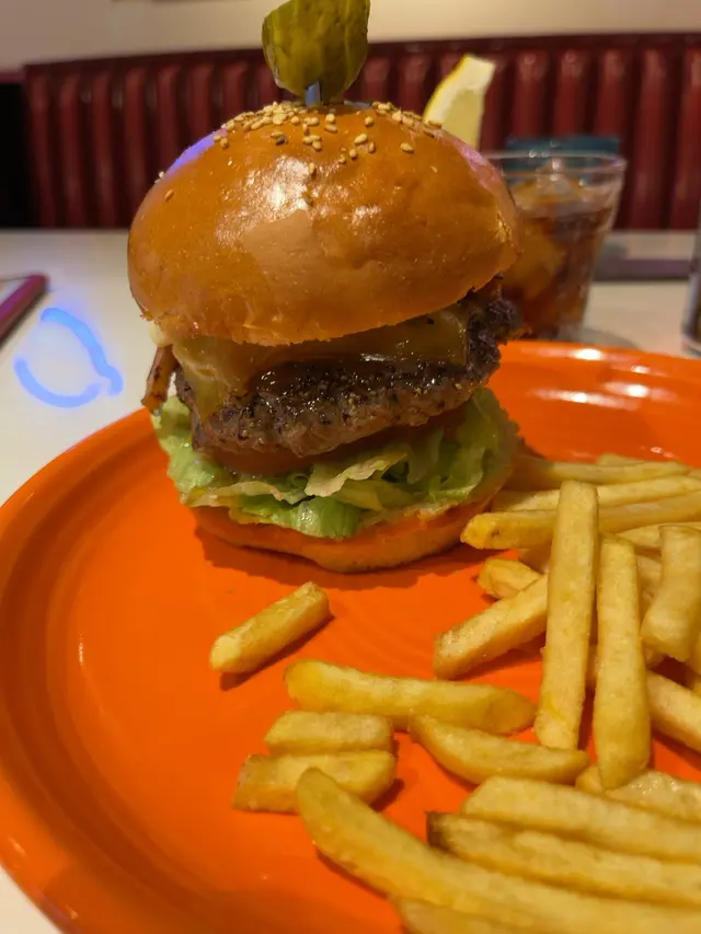 ビッグベンダイナー