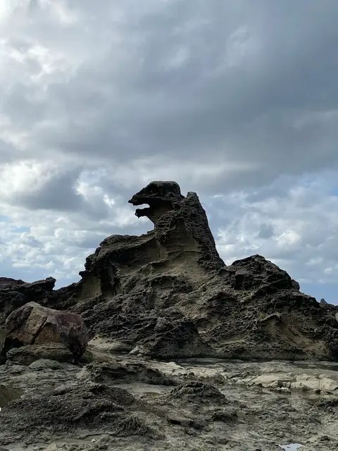 ゴジラ岩