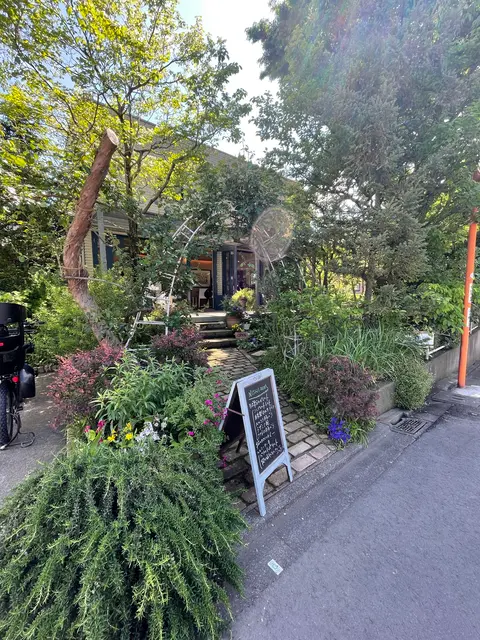 ニシアン・カフェ