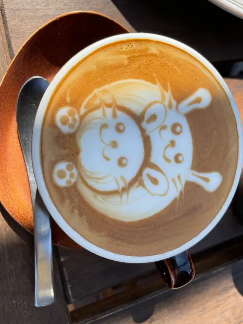 Cafe +8101 (カフェプラスエイトワンオーワン)