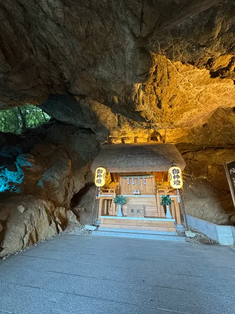 安乎岩戸信龍神社