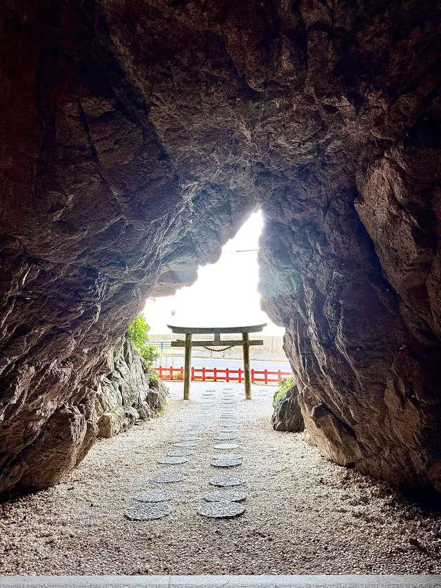 安乎岩戸信龍神社
