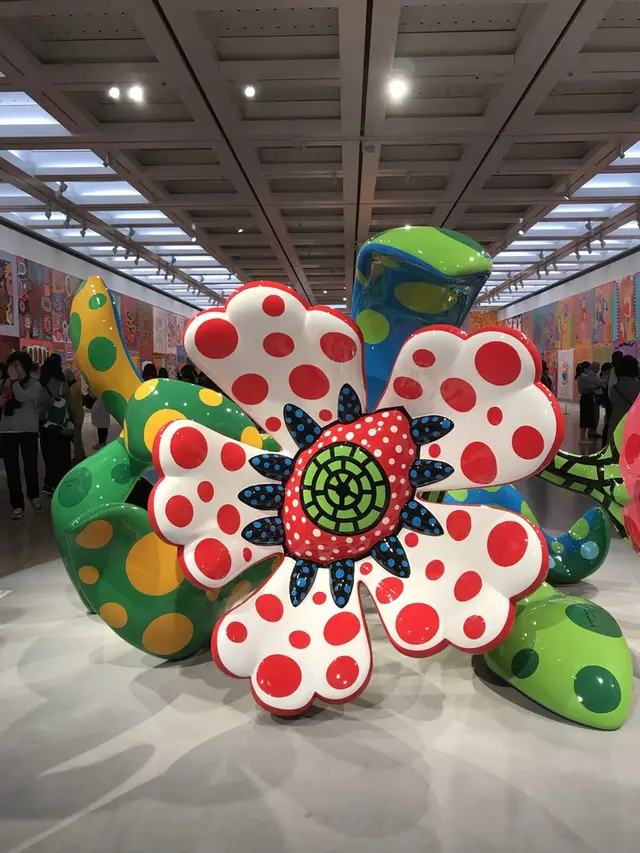 国立新美術館