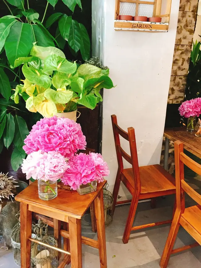 the Flower Apartment