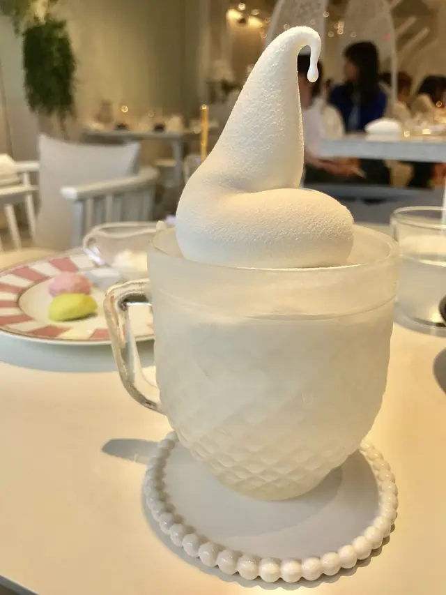 Milks - ミルクス Liquor on soft cream