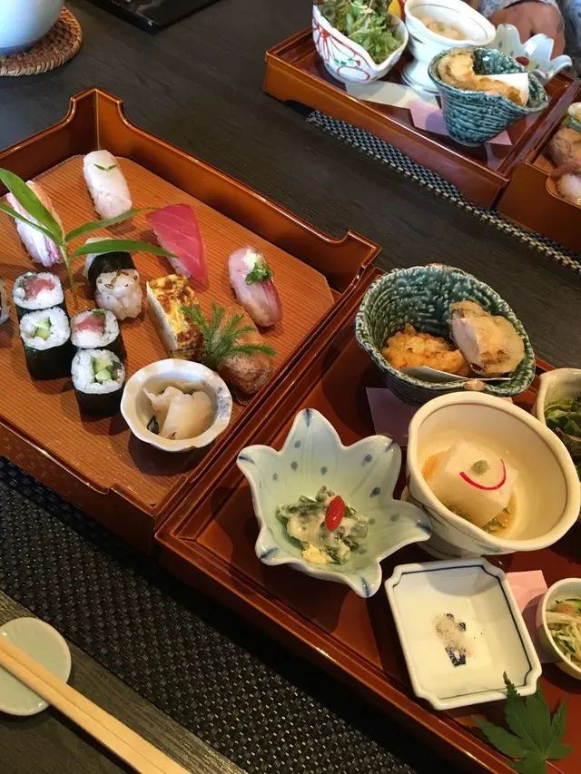 すしの店大学本店