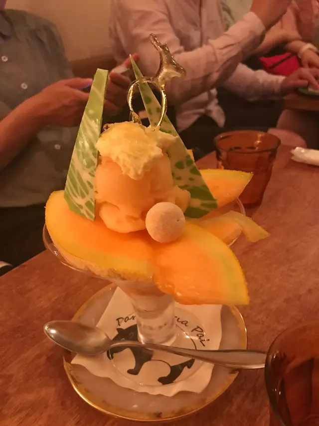 夜パフェ専門店パフェテリア パル