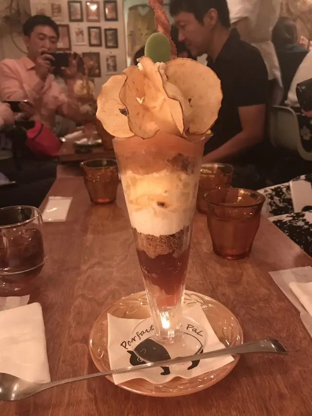夜パフェ専門店パフェテリア パル