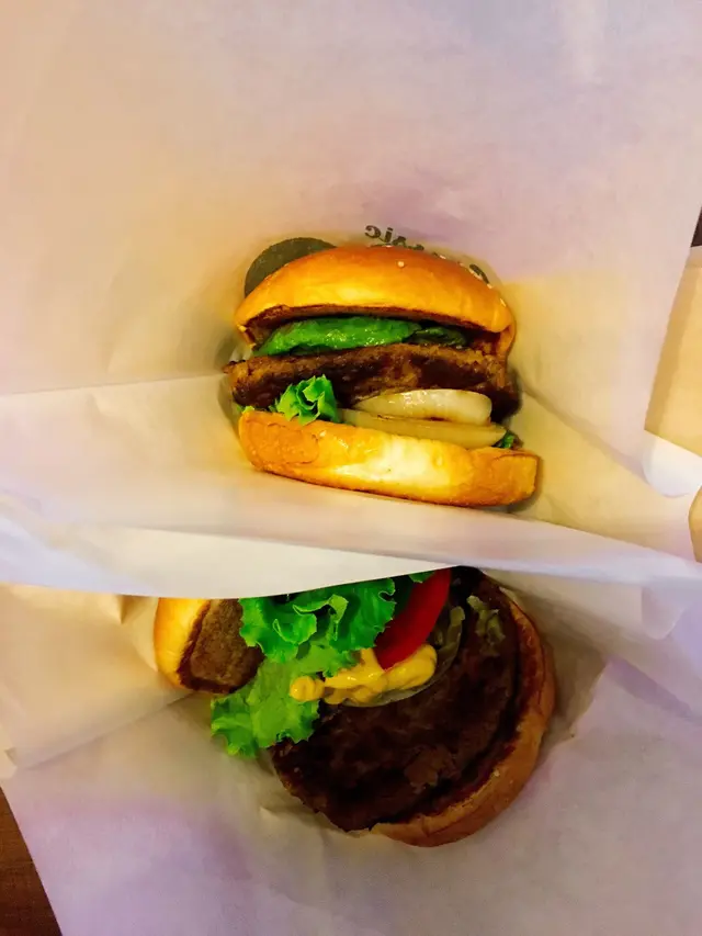 フレッシュネスバーガー 横浜西口店