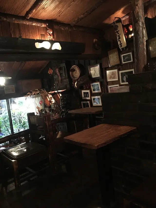 さぼうる