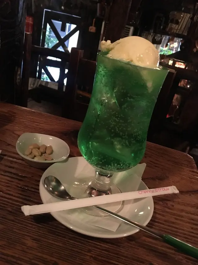 さぼうる